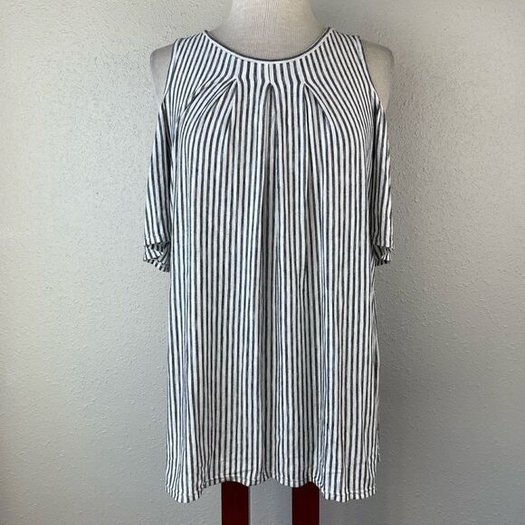 Max Studio Cold Shoulder Top Size M EUC - Picture 1 of 5